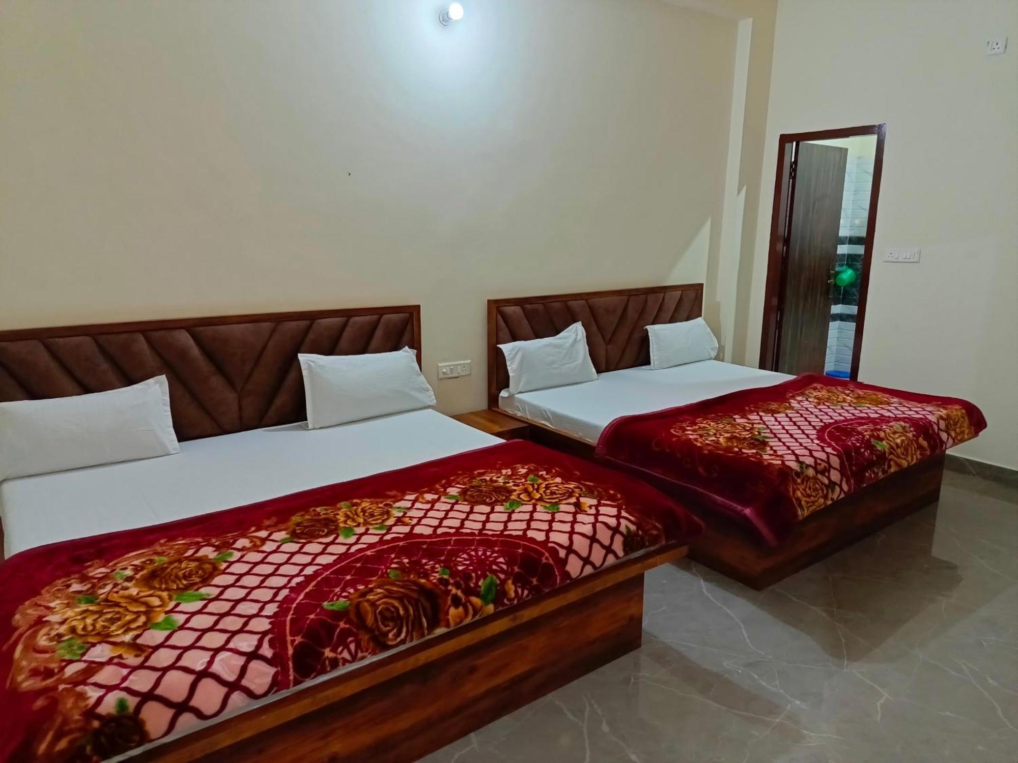 Shri Girraj Residency Hotel มถุรา ภายนอก รูปภาพ