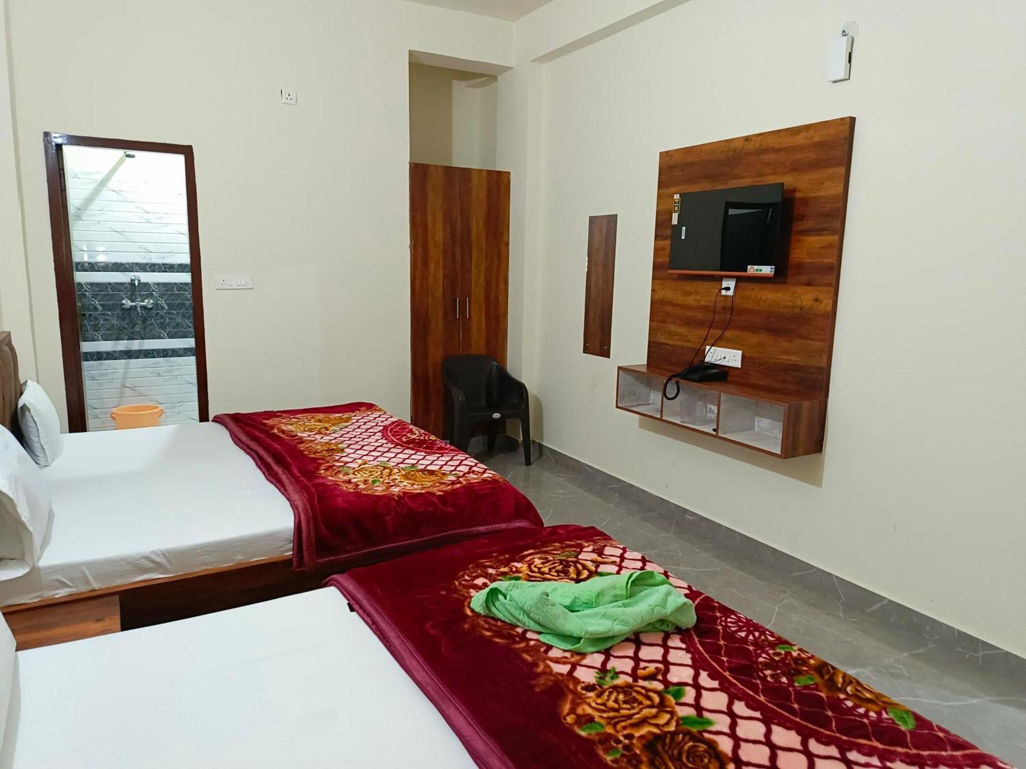 Shri Girraj Residency Hotel มถุรา ภายนอก รูปภาพ