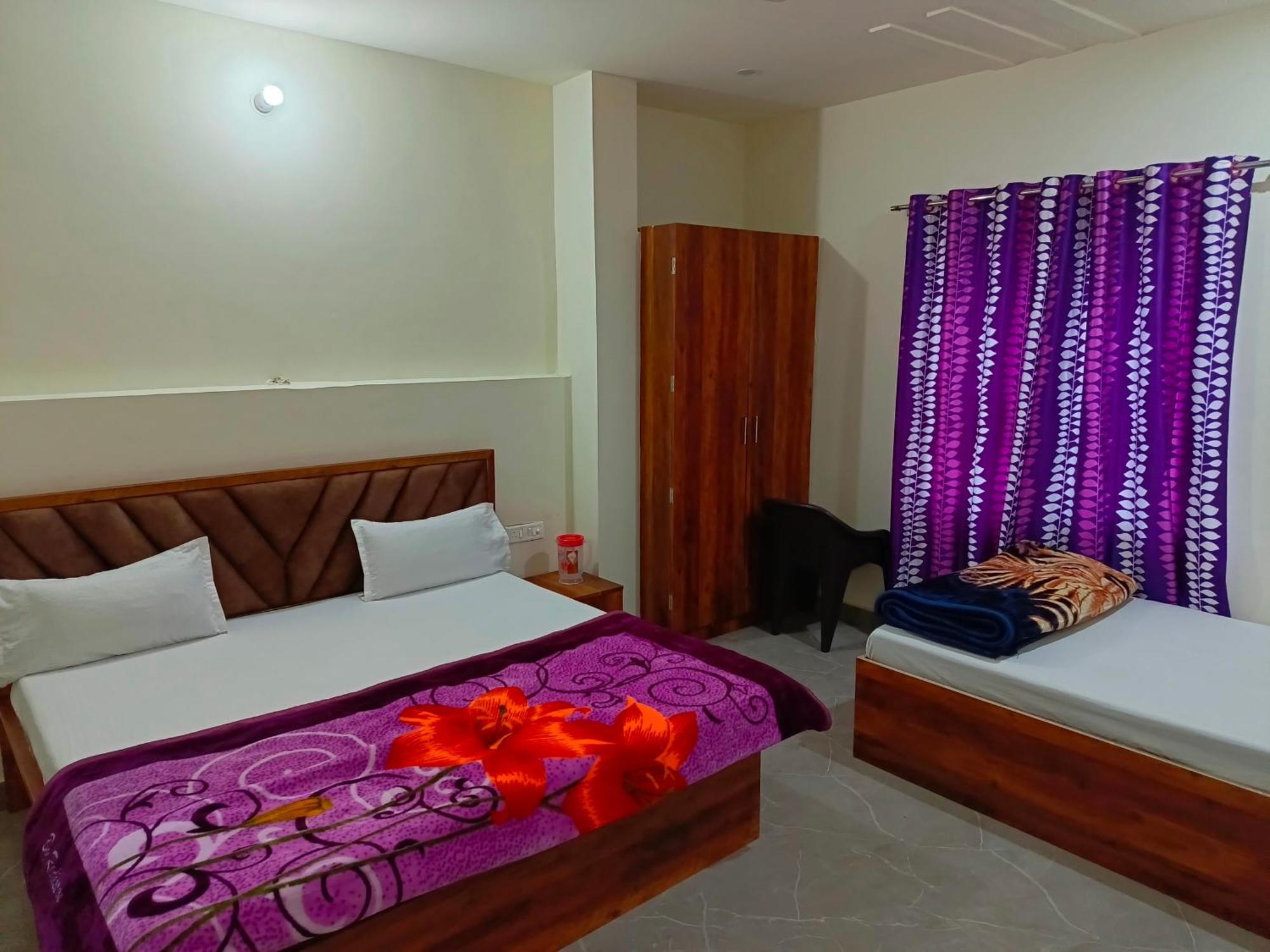 Shri Girraj Residency Hotel มถุรา ภายนอก รูปภาพ