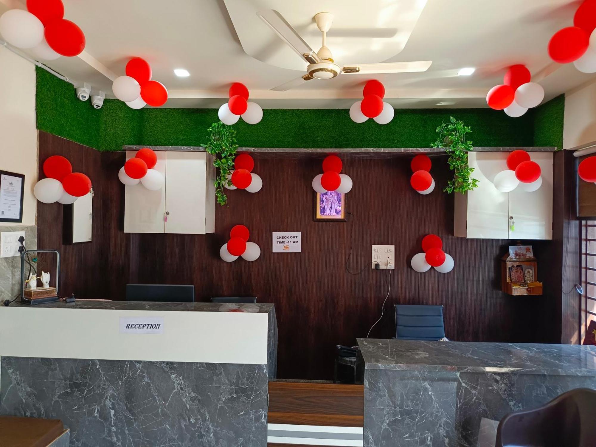 Shri Girraj Residency Hotel มถุรา ภายนอก รูปภาพ
