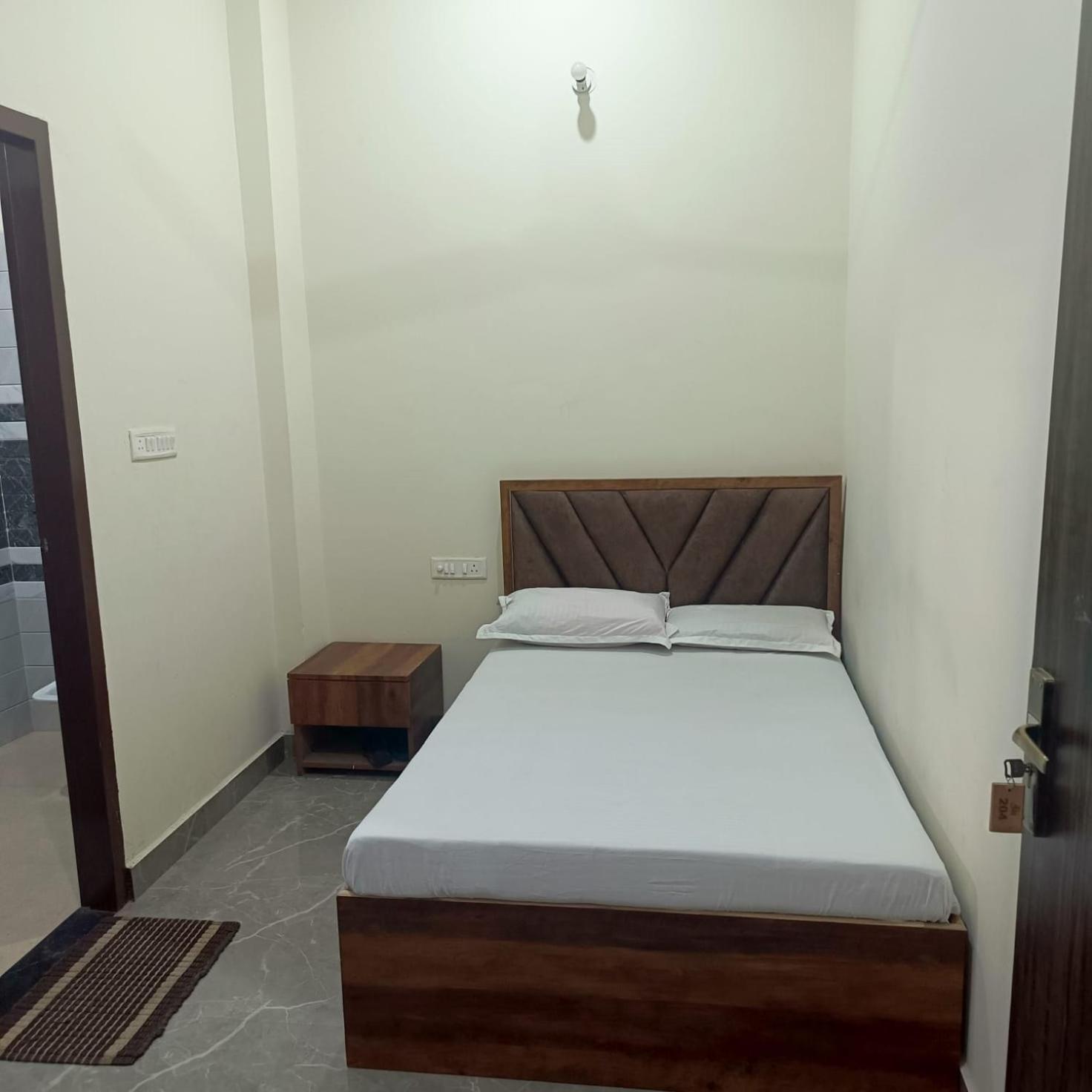 Shri Girraj Residency Hotel มถุรา ภายนอก รูปภาพ